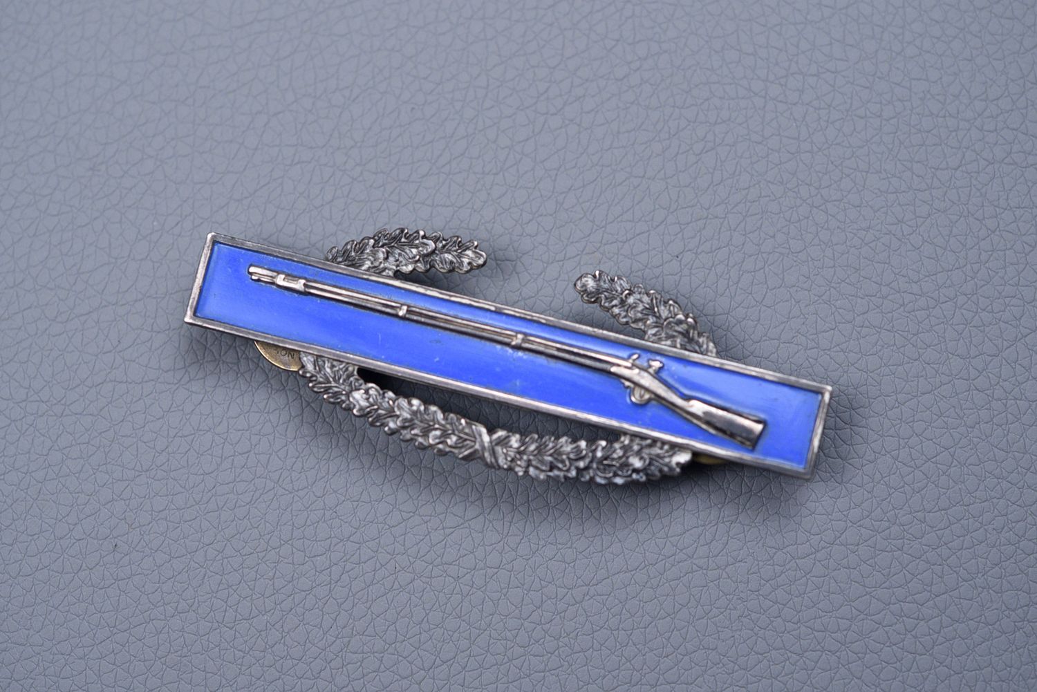 WWII U.S. ARMY COMBAT INFANTRY BADGE - STERLING