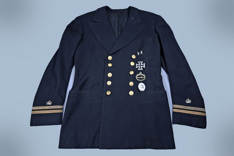 WWI GERMAN KAISERLICHE MARINE OFFICER'S JACKET - SENIOR LEUTNANT WWI GERMAN KAISERLICHE MARINE OFFICER'S JACKET - SENIOR LEUTNANT