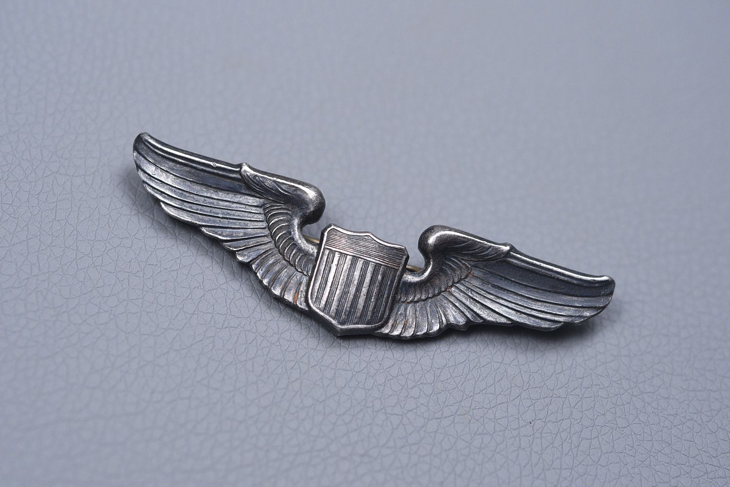 WWII U.S. ARMY AIR CORPS PILOT WING - SOLID BACK, STERLING