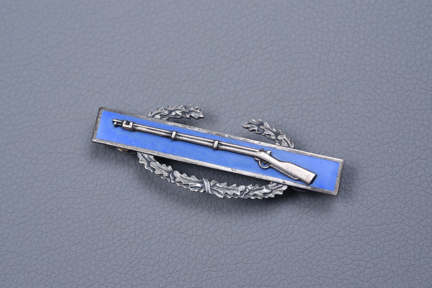 WWII U.S. ARMY COMBAT INFANTRY BADGE w/APPLIED MUSKET BY MEYER, NY WWII U.S. ARMY COMBAT INFANTRY BADGE w/APPLIED MUSKET BY MEYER, NY