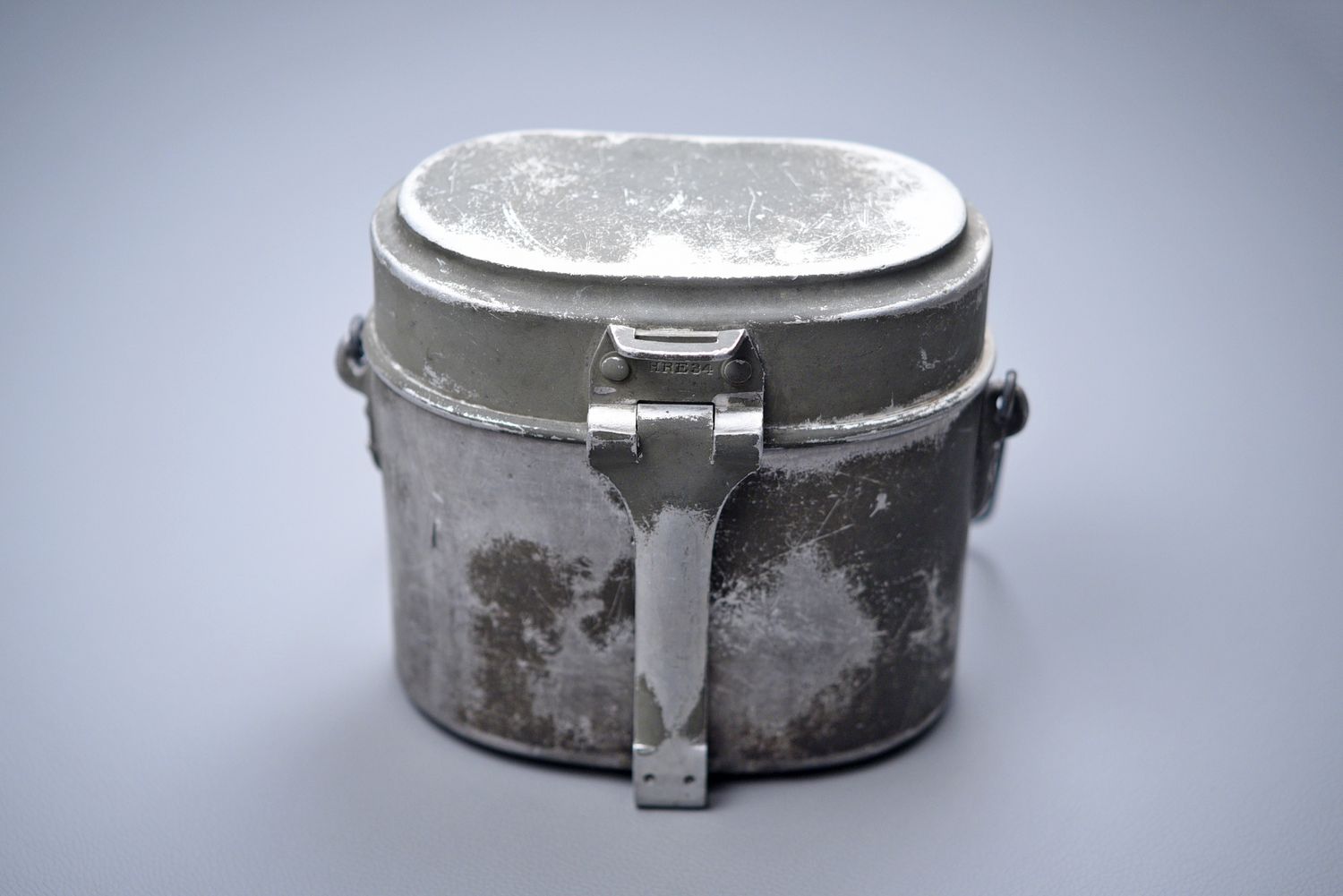 WWII GERMAN MODEL 1931 MESS KIT BY H.R.E. - DATED &#39;34&#39;, MATCHING