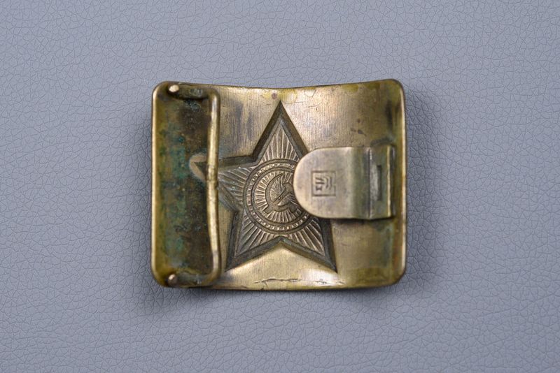 POST-WORLD WAR II SOVIET RUSSIAN ENLISTED BELT BUCKLE