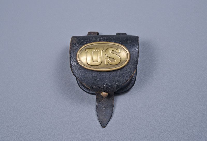 CIVIL WAR U.S. PERCUSSION CAP BOX w/SMALL 'US' PLATE ATTACHED TO FLAP