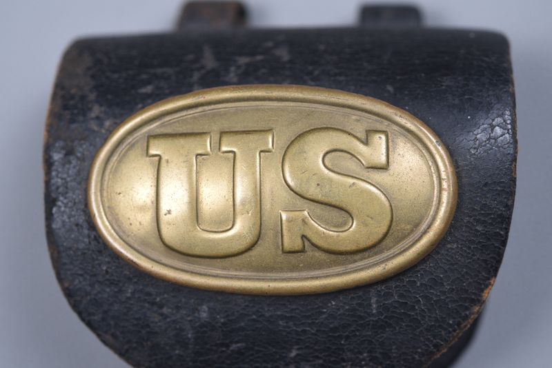 CIVIL WAR U.S. PERCUSSION CAP BOX w/SMALL 'US' PLATE ATTACHED TO FLAP