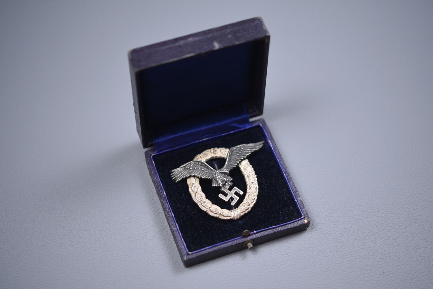 WWII GERMAN CASED LUFTWAFFE PILOT'S BADGE BY DEUMER