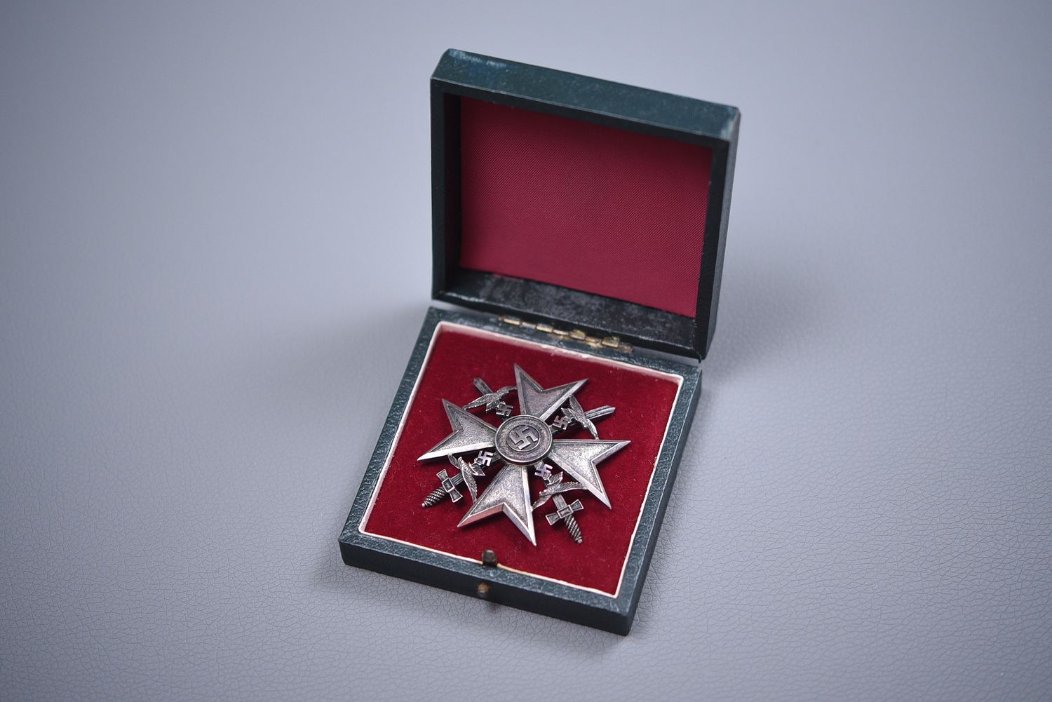 WWII GERMAN SPANISH CROSS IN SILVER BY STEINHAUER & LÜCK - CASED WWII GERMAN SPANISH CROSS IN SILVER BY STEINHAUER & LÜCK - CASED