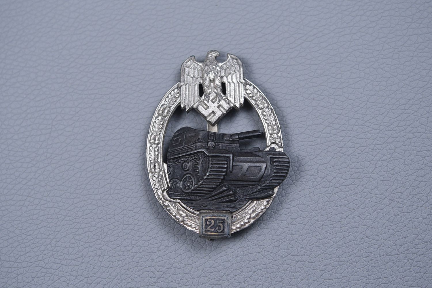 WWII GERMAN NUMBERED PANZER ASSAULT BADGE IN SILVER FOR 25 ENGAGEMENTS WWII GERMAN NUMBERED PANZER ASSAULT BADGE IN SILVER FOR 25 ENGAGEMENTS