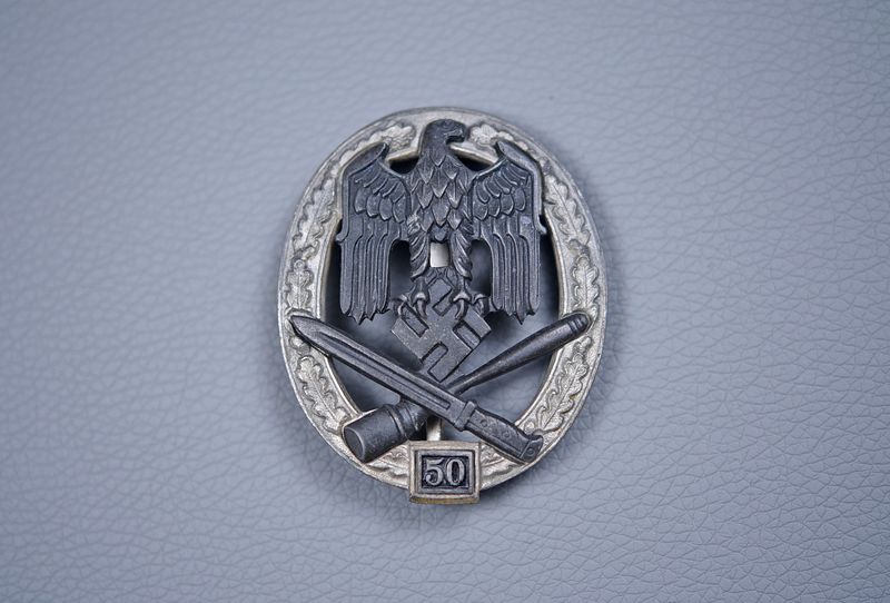 WWII GERMAN NUMBERED GENERAL ASSAULT BADGE IN SILVER FOR 50 ENGAGEMENTS BY RK
