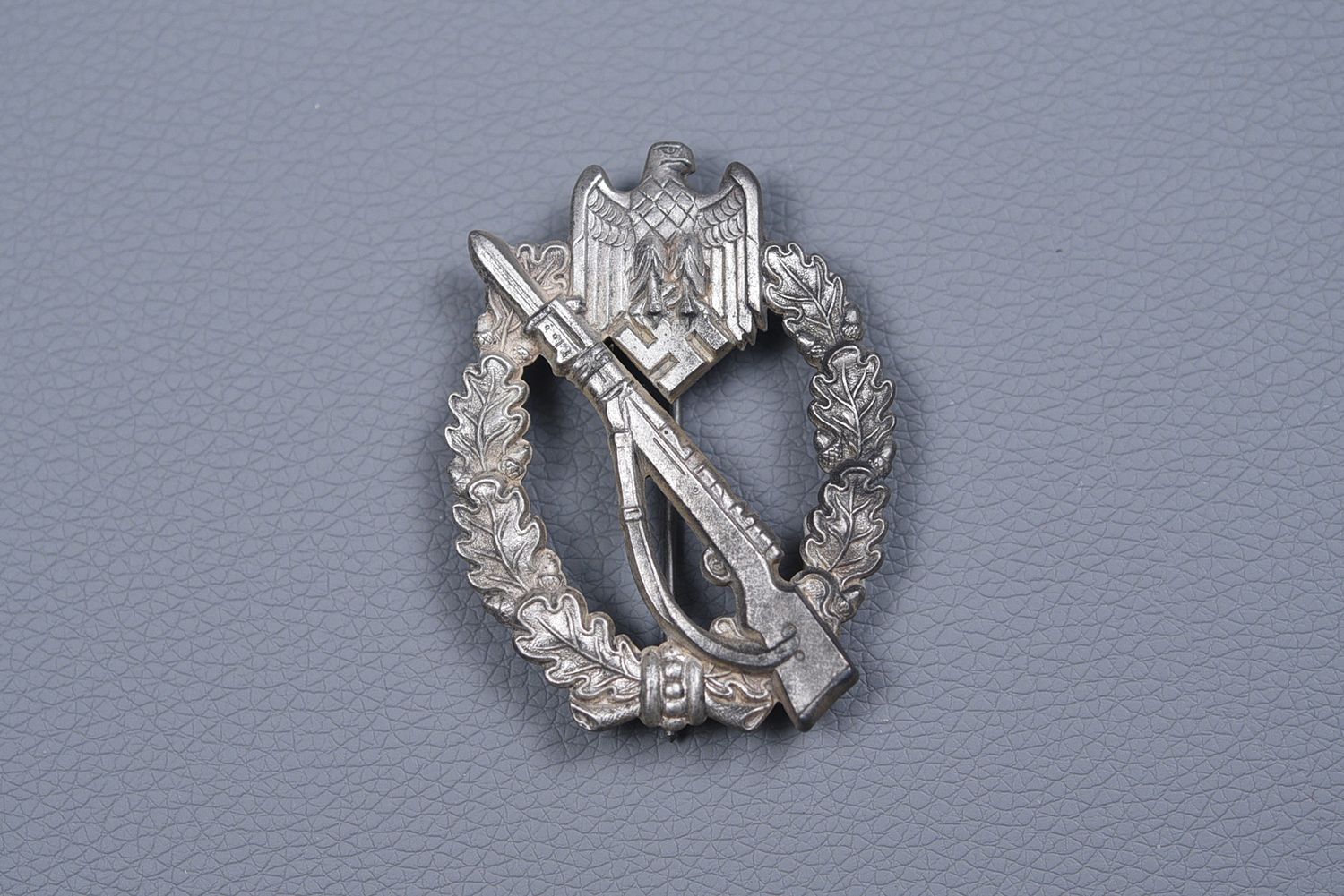 WWII GERMAN INFANTRY ASSAULT BADGE IN SILVER