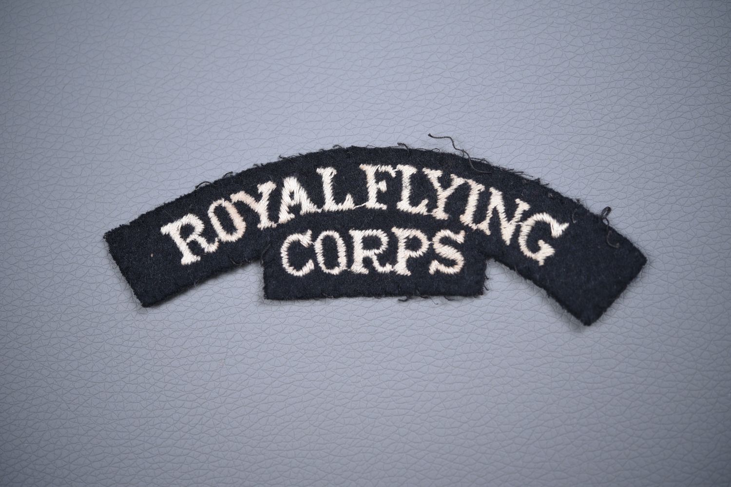 WWI BRITISH ROYAL FLYING CORPS SHOULDER ARC – UNIFORM REMOVED WWI BRITISH ROYAL FLYING CORPS SHOULDER ARC – UNIFORM REMOVED
