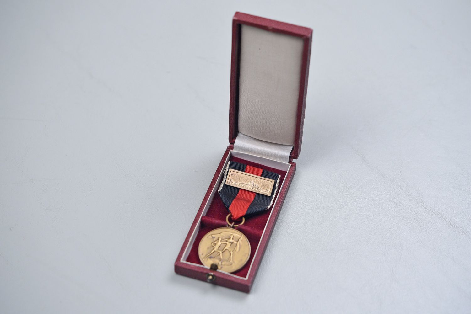 WWII GERMAN CZECH ANSCHLUSS MEDAL w/PRAGUE BAR IN CASE WWII GERMAN CZECH ANSCHLUSS MEDAL w/PRAGUE BAR IN CASE