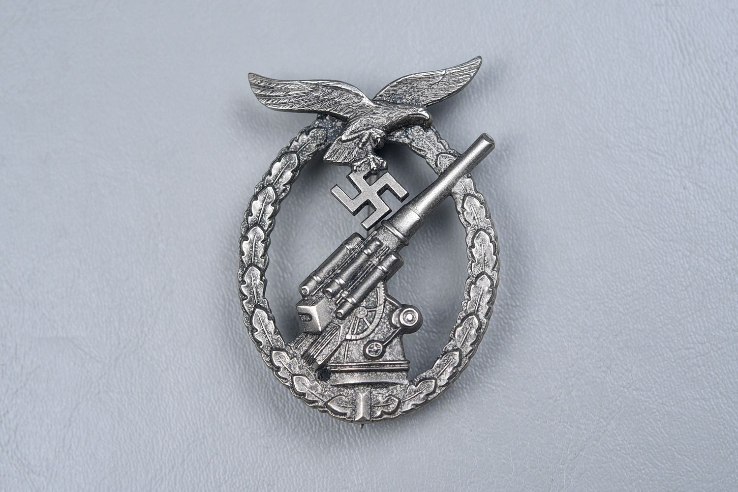 WWII GERMAN LUFTWAFFE FLAK BADGE BY BREHMER - EARLY CUPRO-NICKEL WWII GERMAN LUFTWAFFE FLAK BADGE BY BREHMER - EARLY CUPRO-NICKEL