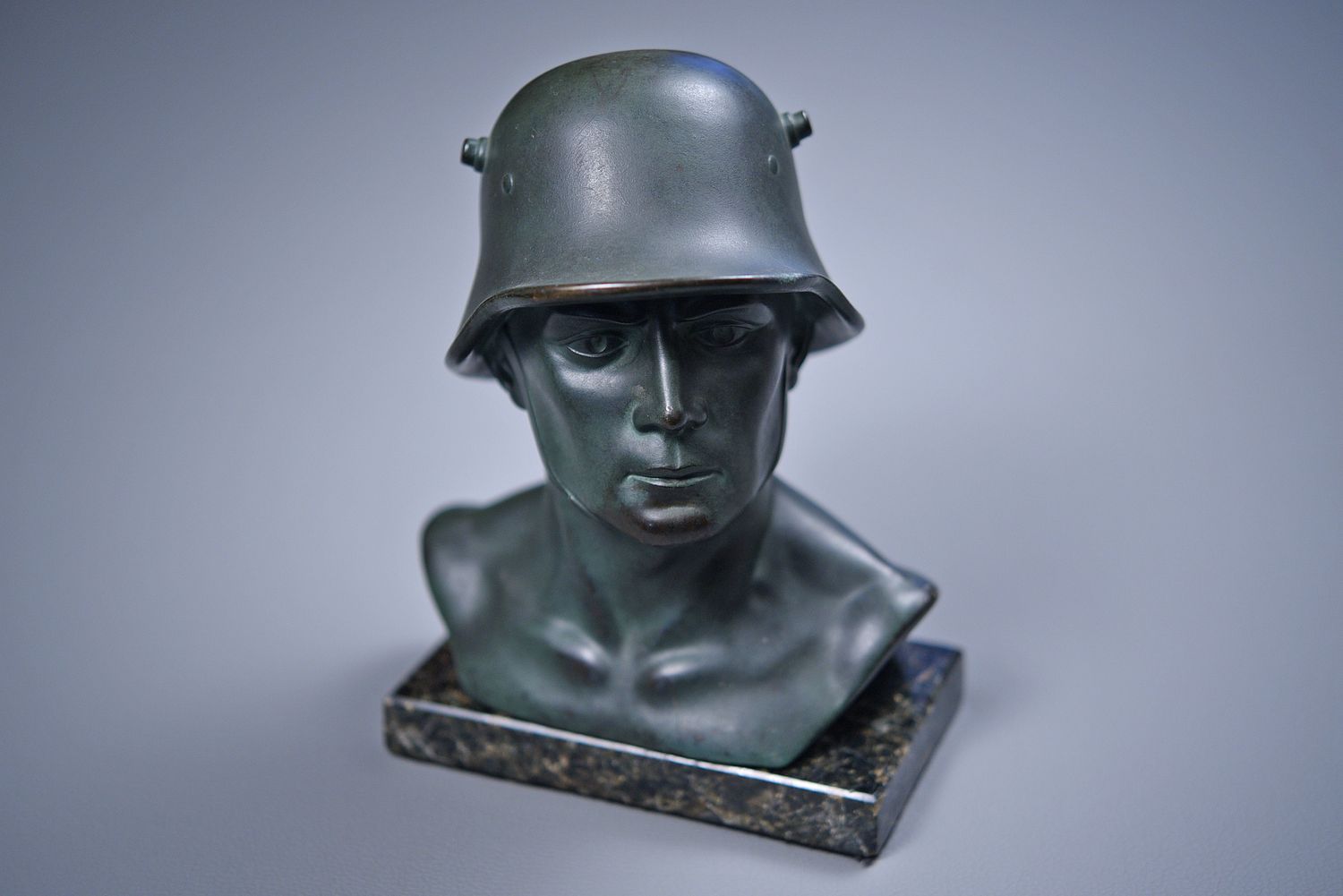 WWI GERMAN HEROIC BRONZE MARBLE BASE BUST SCULPTURE BY OTTO SCHMIDT-HOFER
