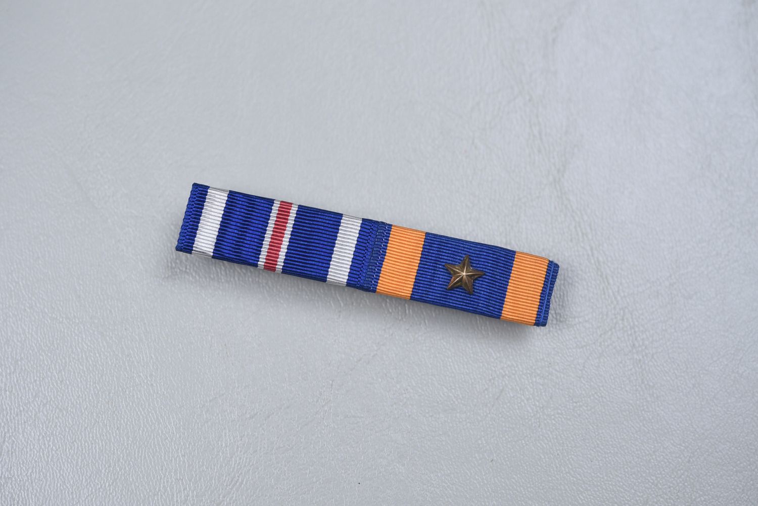 WWII U.S. NAVY DISTINGUISHED FLYING CROSS & AIR MEDAL w/GOLD STAR RIBBON BAR WWII U.S. NAVY DISTINGUISHED FLYING CROSS & AIR MEDAL w/GOLD STAR RIBBON BAR