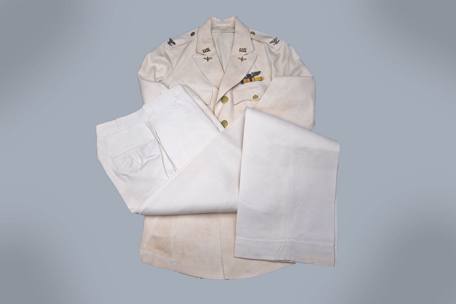 WWII U.S. ARMY AIR CORPS COLONEL'S WHITE UNIFORM JACKET & TROUSERS w/INSIGNIA WWII U.S. ARMY AIR CORPS COLONEL'S WHITE UNIFORM JACKET & TROUSERS w/INSIGNIA