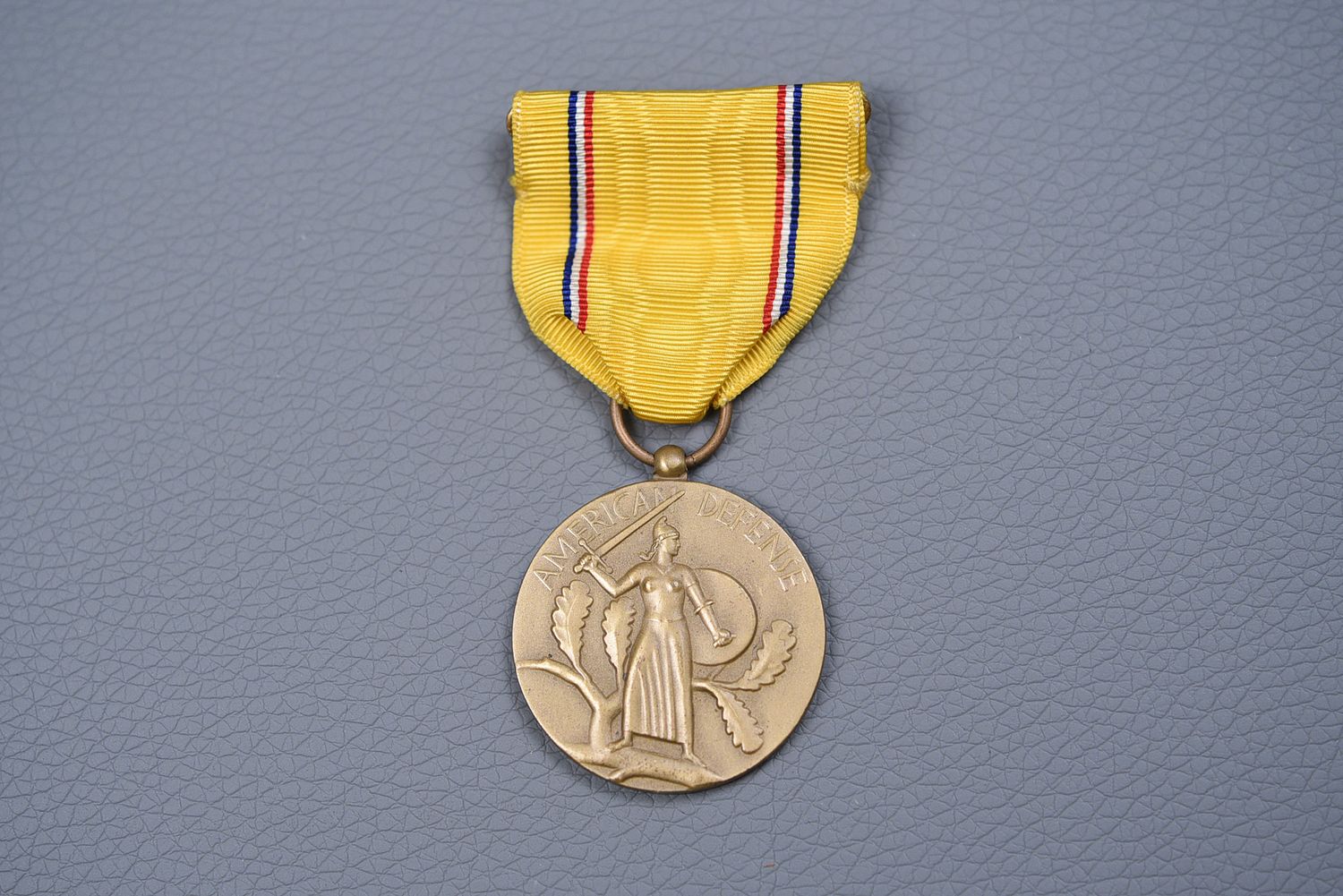 WWII U.S. AMERICAN DEFENSE MEDAL