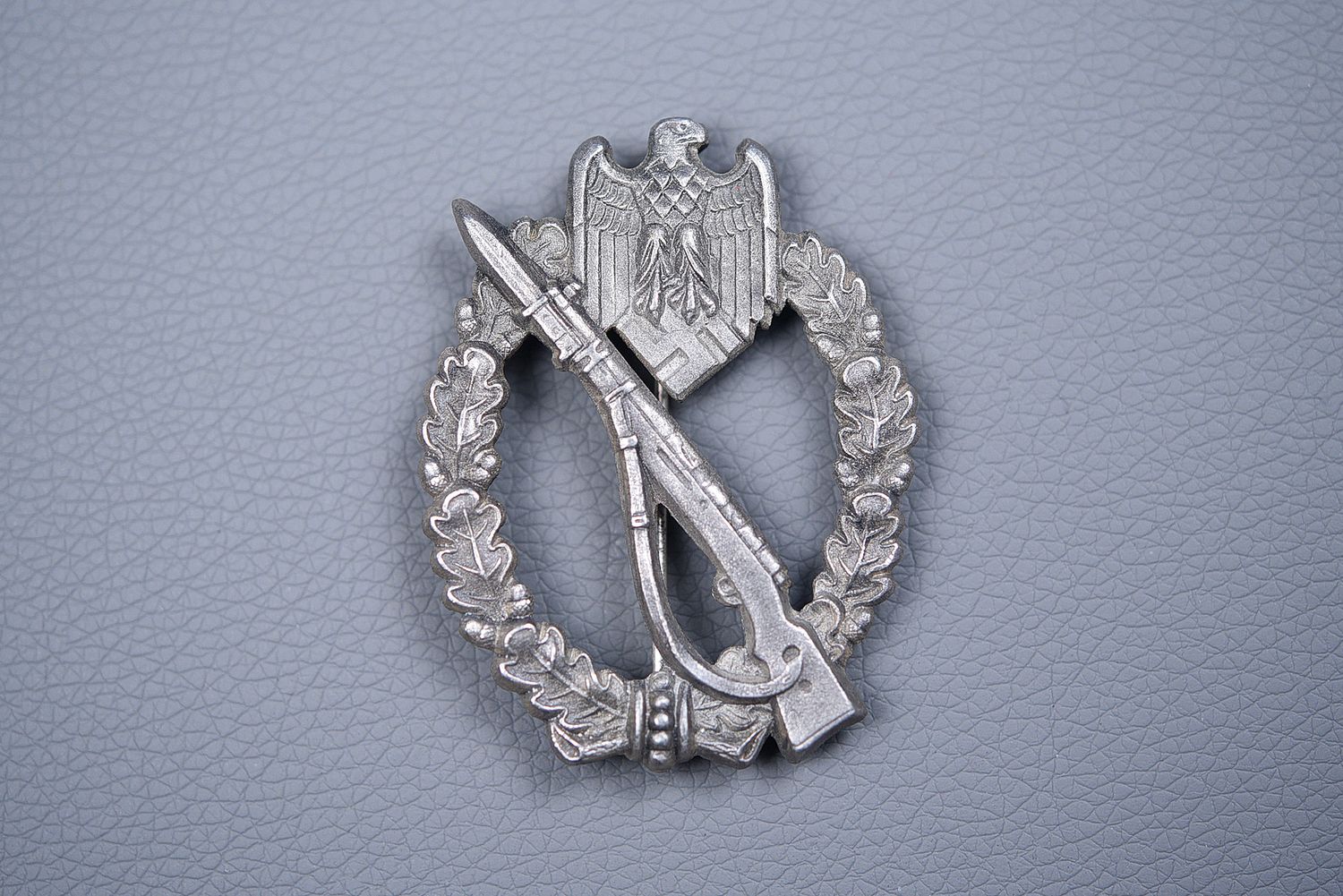 WWII GERMAN INFANTRY ASSAULT BADGE IN SILVER BY 'GWL'