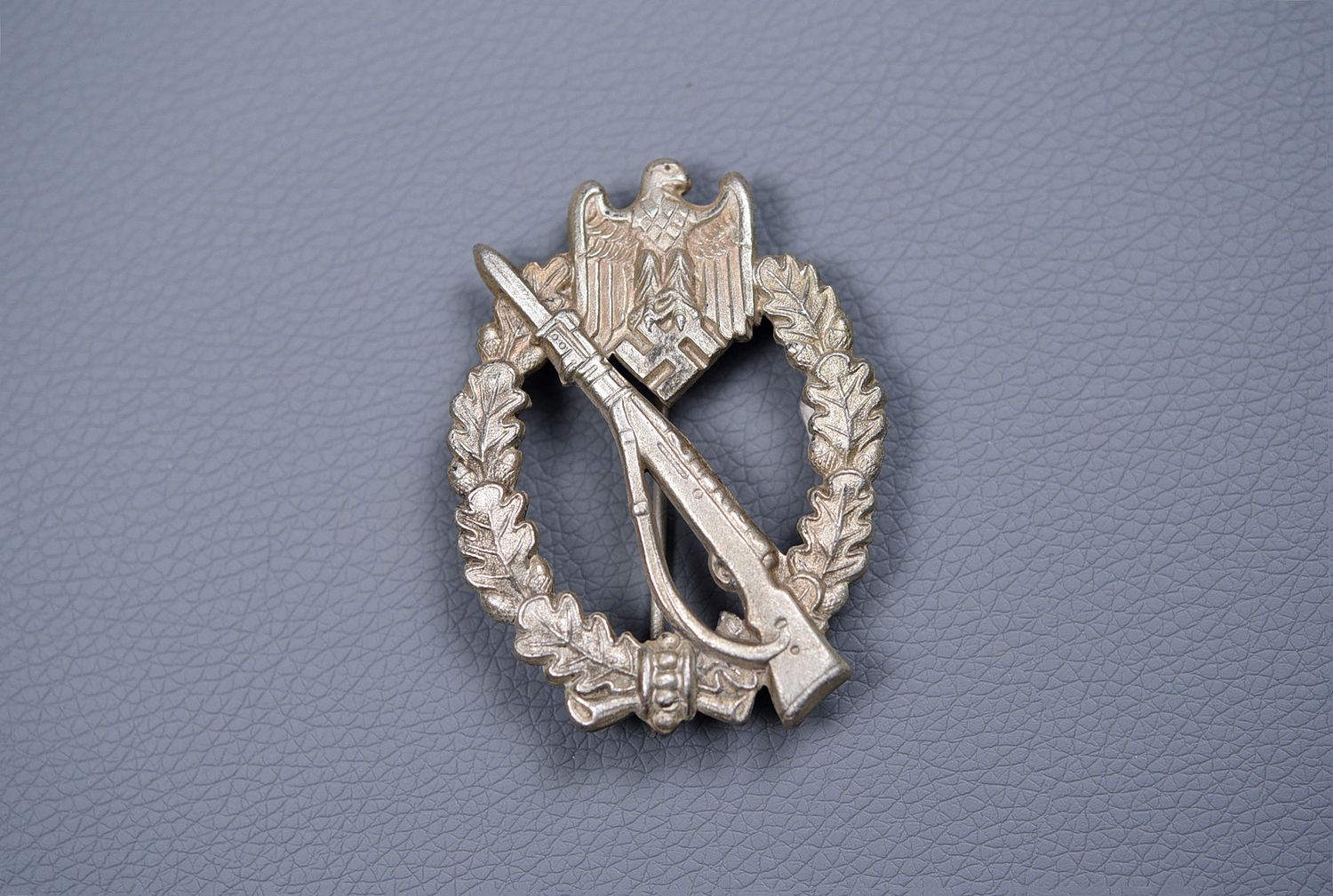 WWII GERMAN INFANTRY ASSAULT BADGE IN SILVER - MAKER MARKED