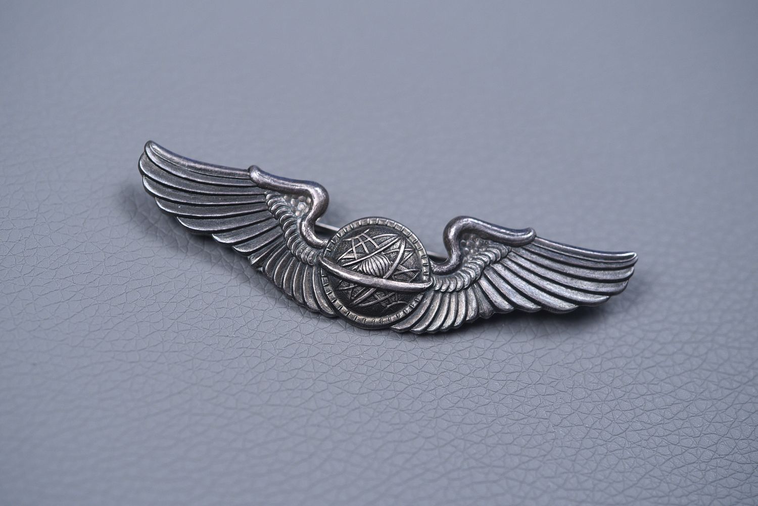 WWII U.S. ARMY AIR CORPS NAVIGATOR WING BY BEVERLY CRAFT - PIN BACK, STERLING WWII U.S. ARMY AIR CORPS NAVIGATOR WING BY BEVERLY CRAFT - PIN BACK, STERLING