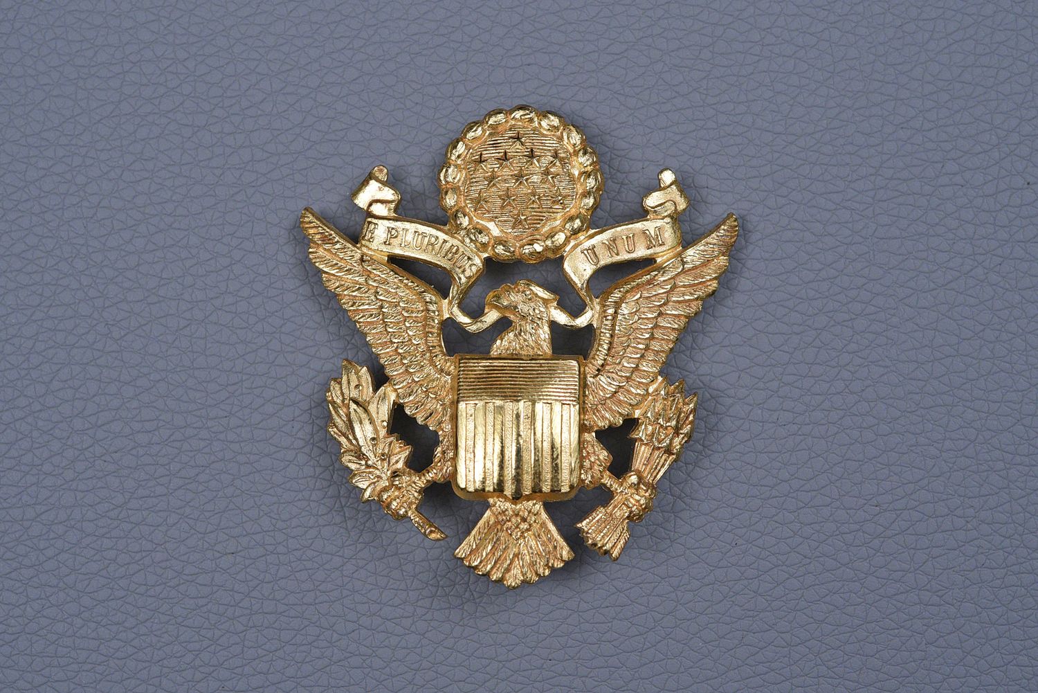 WWII U.S. ARMY OFFICER'S VISOR CAP INSIGNIA BY LUXENBERG, NY WWII U.S. ARMY OFFICER'S VISOR CAP INSIGNIA BY LUXENBERG, NY