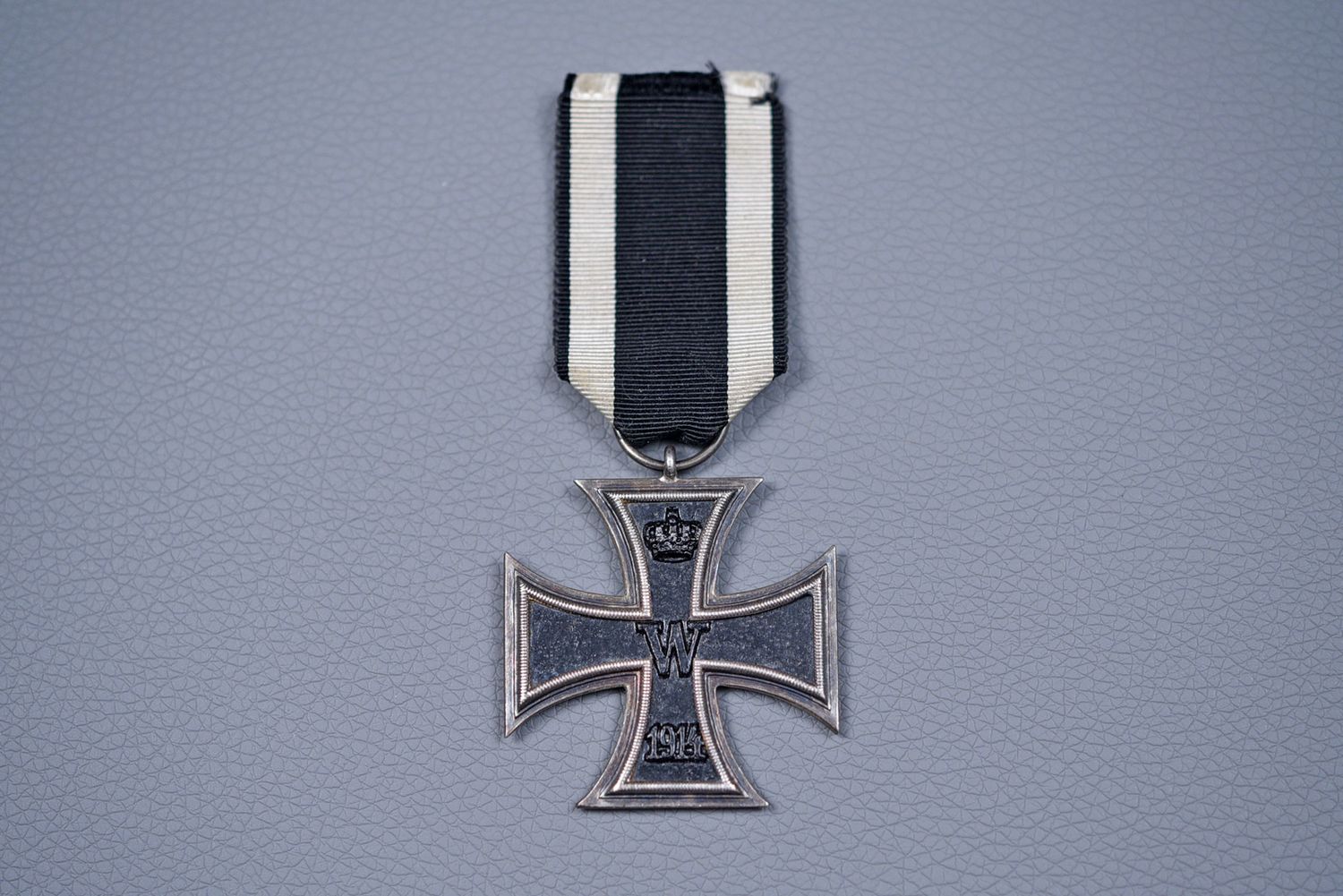 WWI GERMAN 1914 IRON CROSS 2nd CLASS ON ORIGINAL RIBBON WWI GERMAN 1914 IRON CROSS 2nd CLASS ON ORIGINAL RIBBON