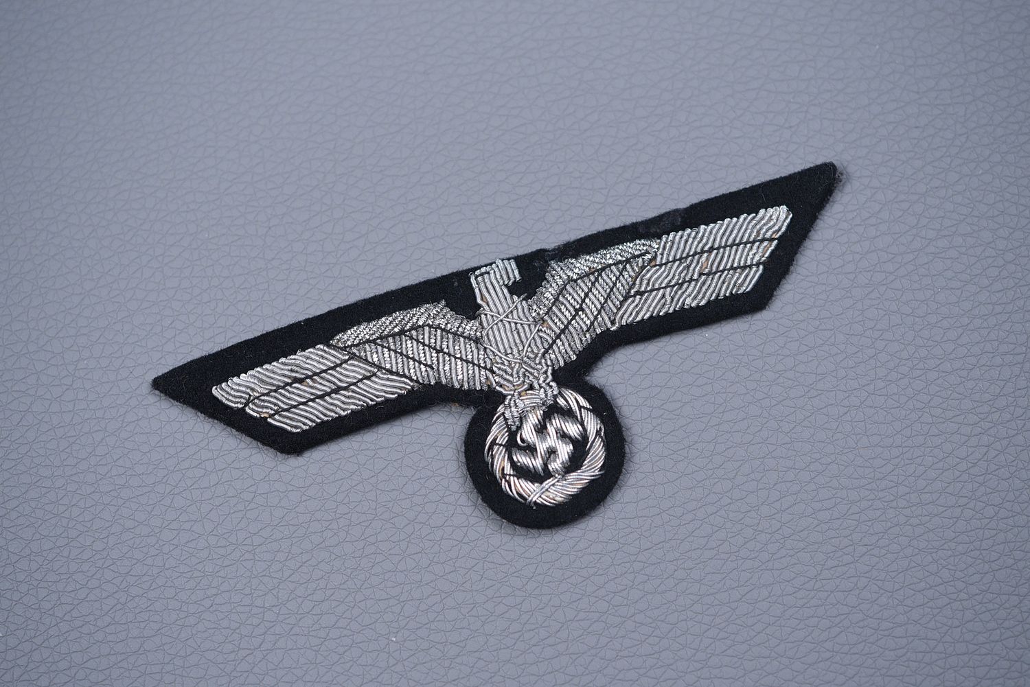 WWII GERMAN PANZER OFFICER BREAST EAGLE - QUALITY BULLION WWII GERMAN PANZER OFFICER BREAST EAGLE - QUALITY BULLION