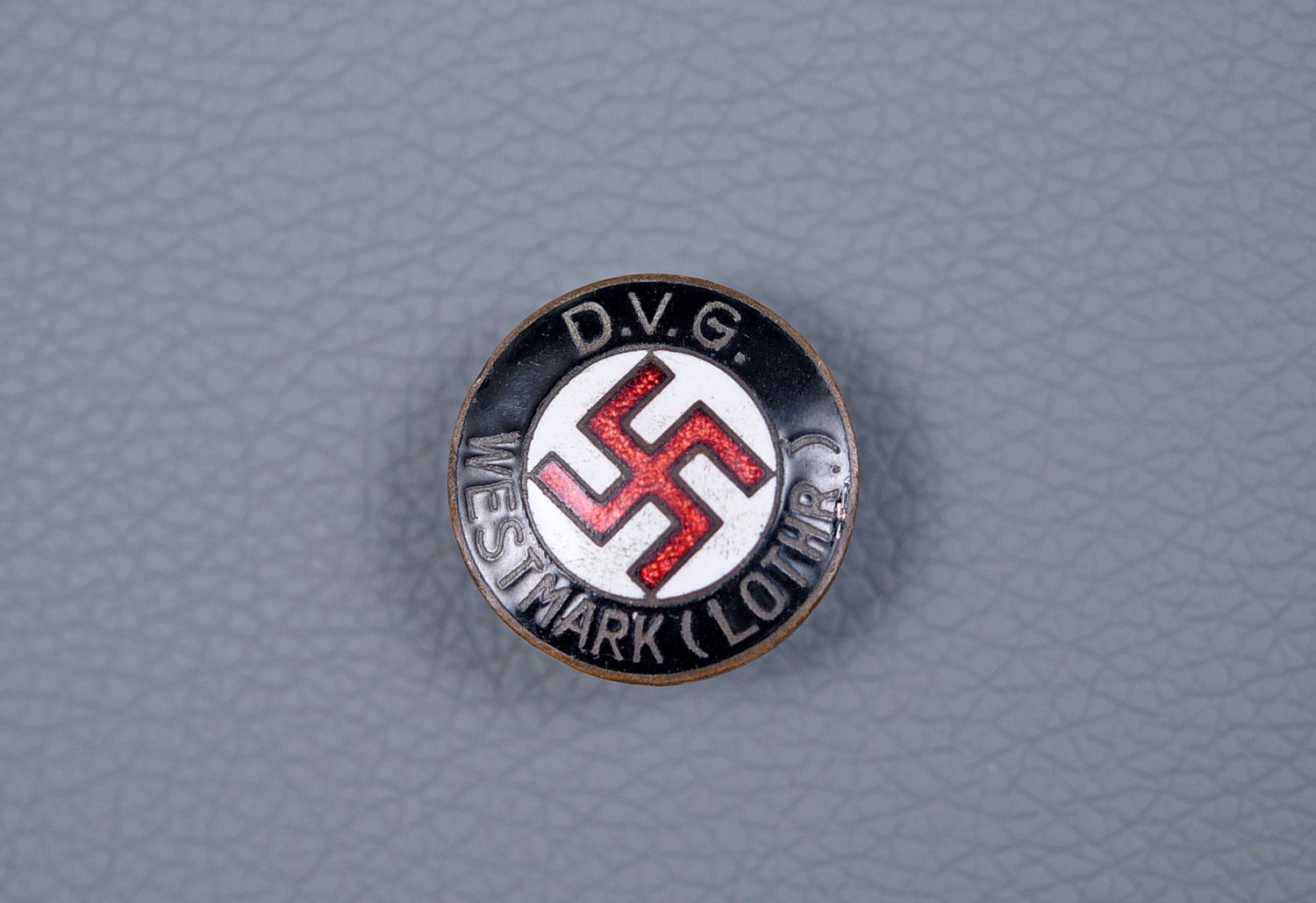 WWII GERMAN NSDAP D.V.G. WESTMARK PARTY BADGE BY W. REDO WWII GERMAN NSDAP D.V.G. WESTMARK PARTY BADGE BY W. REDO