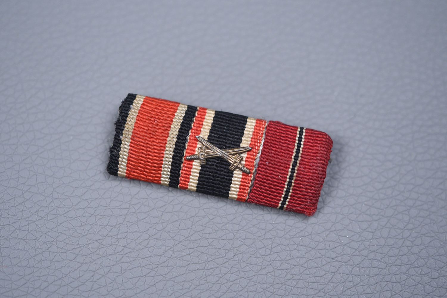 WWII GERMAN 1939 IRON CROSS/RUSSIAN FRONT 3 - PLACE RIBBON BAR WWII GERMAN 1939 IRON CROSS/RUSSIAN FRONT 3 - PLACE RIBBON BAR