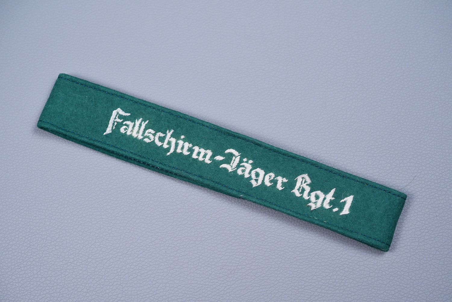 WWII GERMAN LUFTWAFFE CUFF TITLE 'FALLSCHIRM-JÄGER RGT 1' IN BULLION - MINT