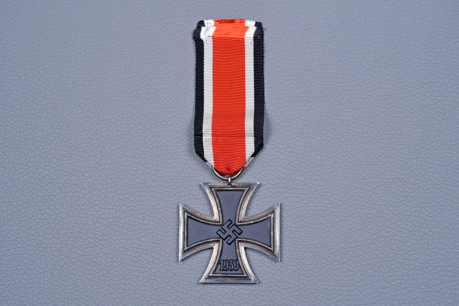 WWII GERMAN 1939 IRON CROSS 2nd CLASS