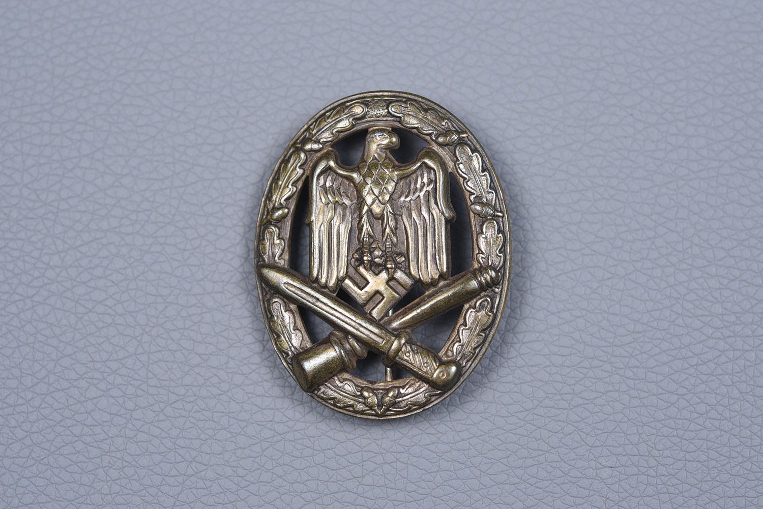 WWII GERMAN GENERAL ASSAULT BADGE - HOLLOW TOMBAC