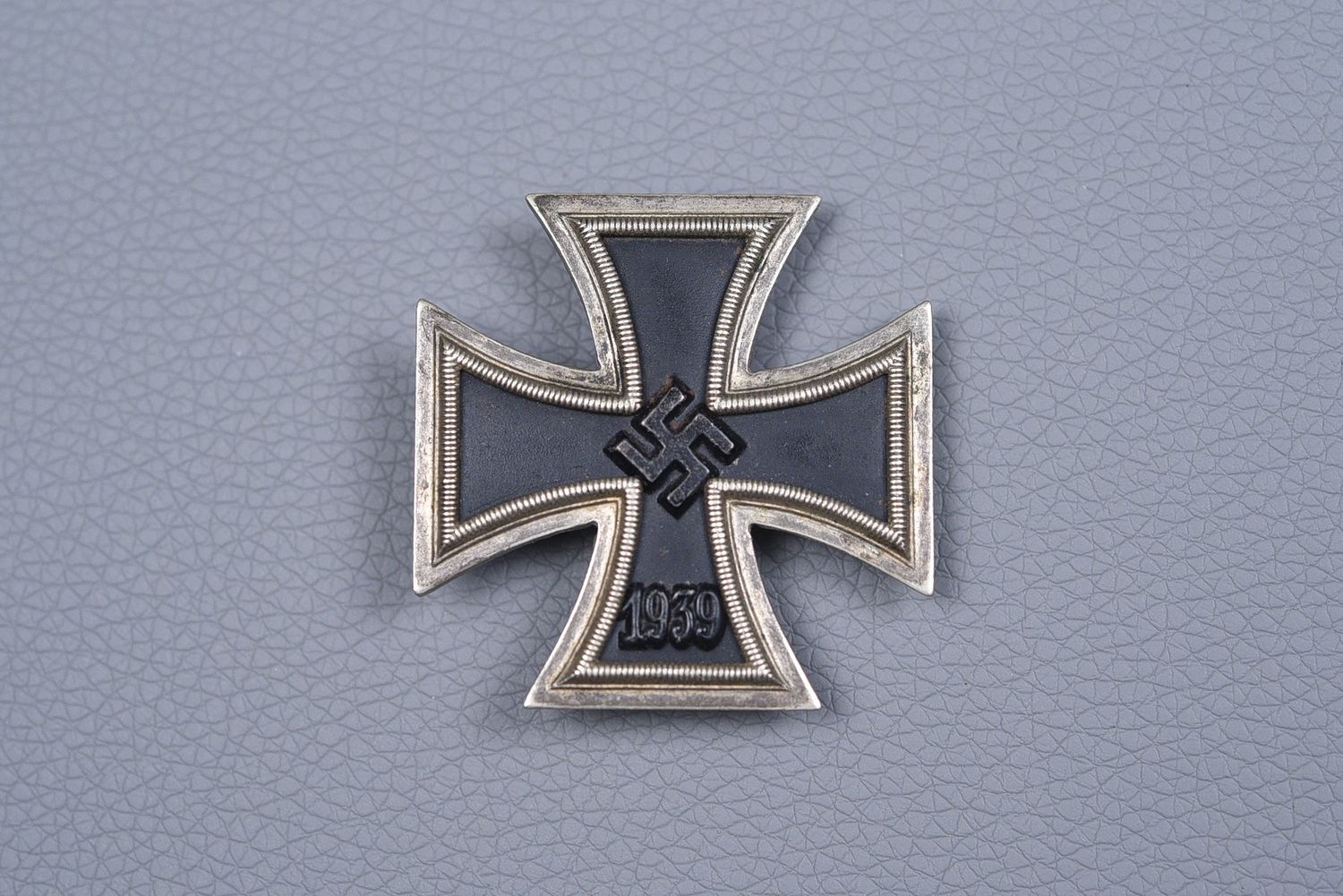 WWII GERMAN 1939 IRON CROSS 1st CLASS