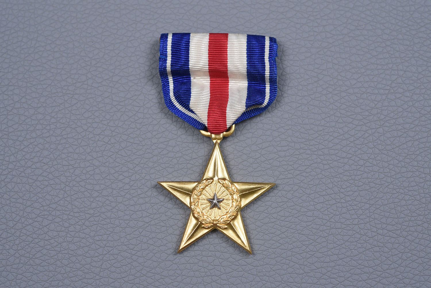 WWII SILVER STAR MEDAL w/SLOT BROACH WWII SILVER STAR MEDAL w/SLOT BROACH