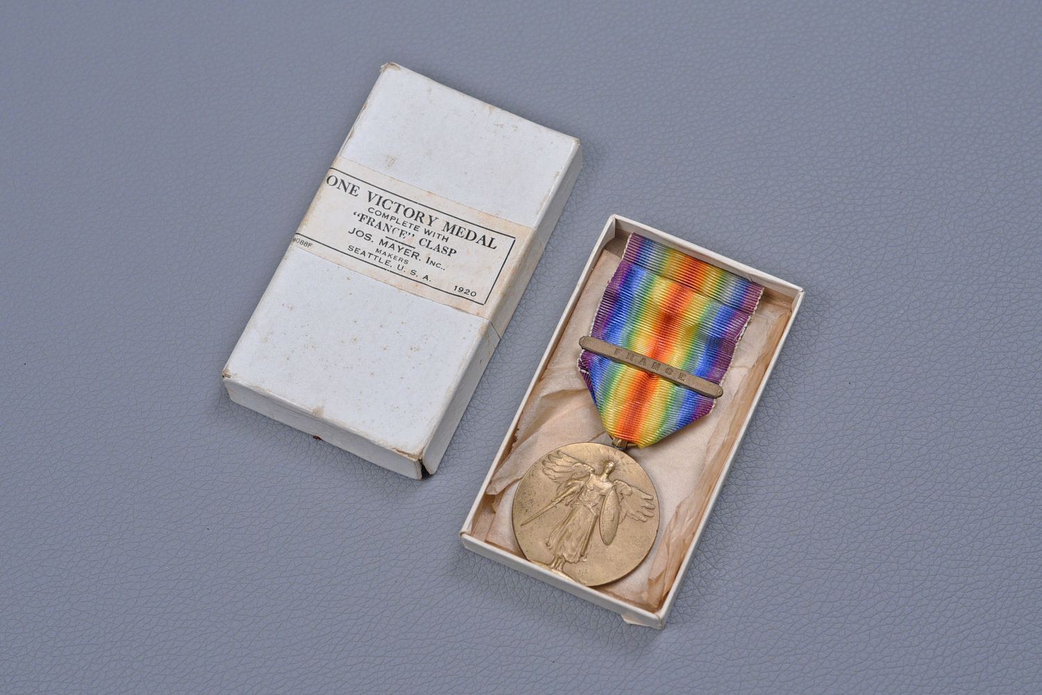 WWI U.S. VICTORY MEDAL w/BAR 'FRANCE' IN ORIGINAL BOX WWI U.S. VICTORY MEDAL w/BAR 'FRANCE' IN ORIGINAL BOX