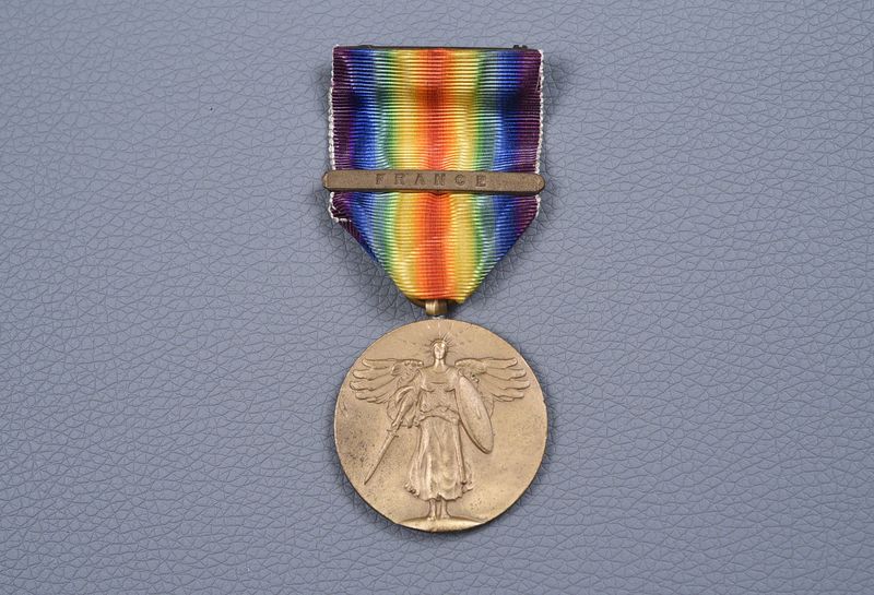 WWI U.S. VICTORY MEDAL w/BAR 'FRANCE' IN ORIGINAL BOX