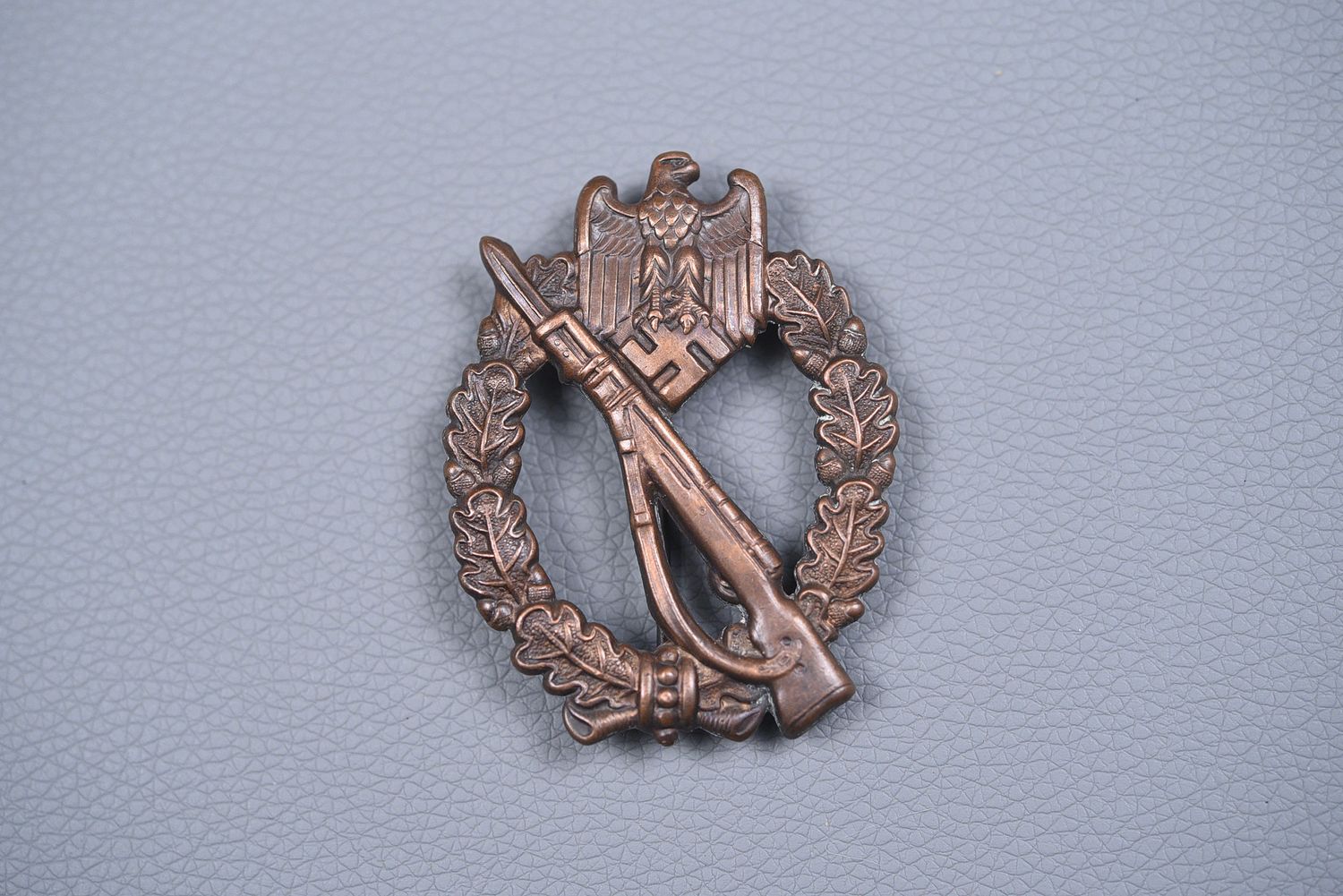 WWII GERMAN INFANTRY ASSAULT BADGE IN BRONZE - CUPAL WWII GERMAN INFANTRY ASSAULT BADGE IN BRONZE - CUPAL
