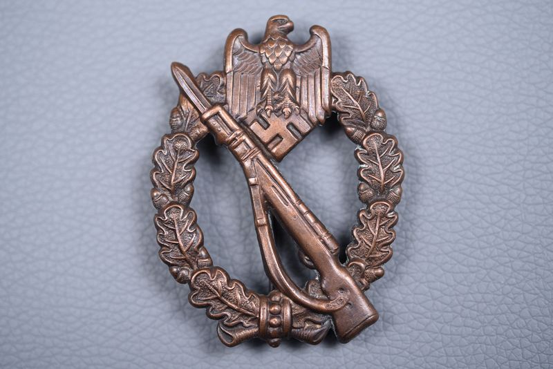 WWII GERMAN INFANTRY ASSAULT BADGE IN BRONZE - CUPAL