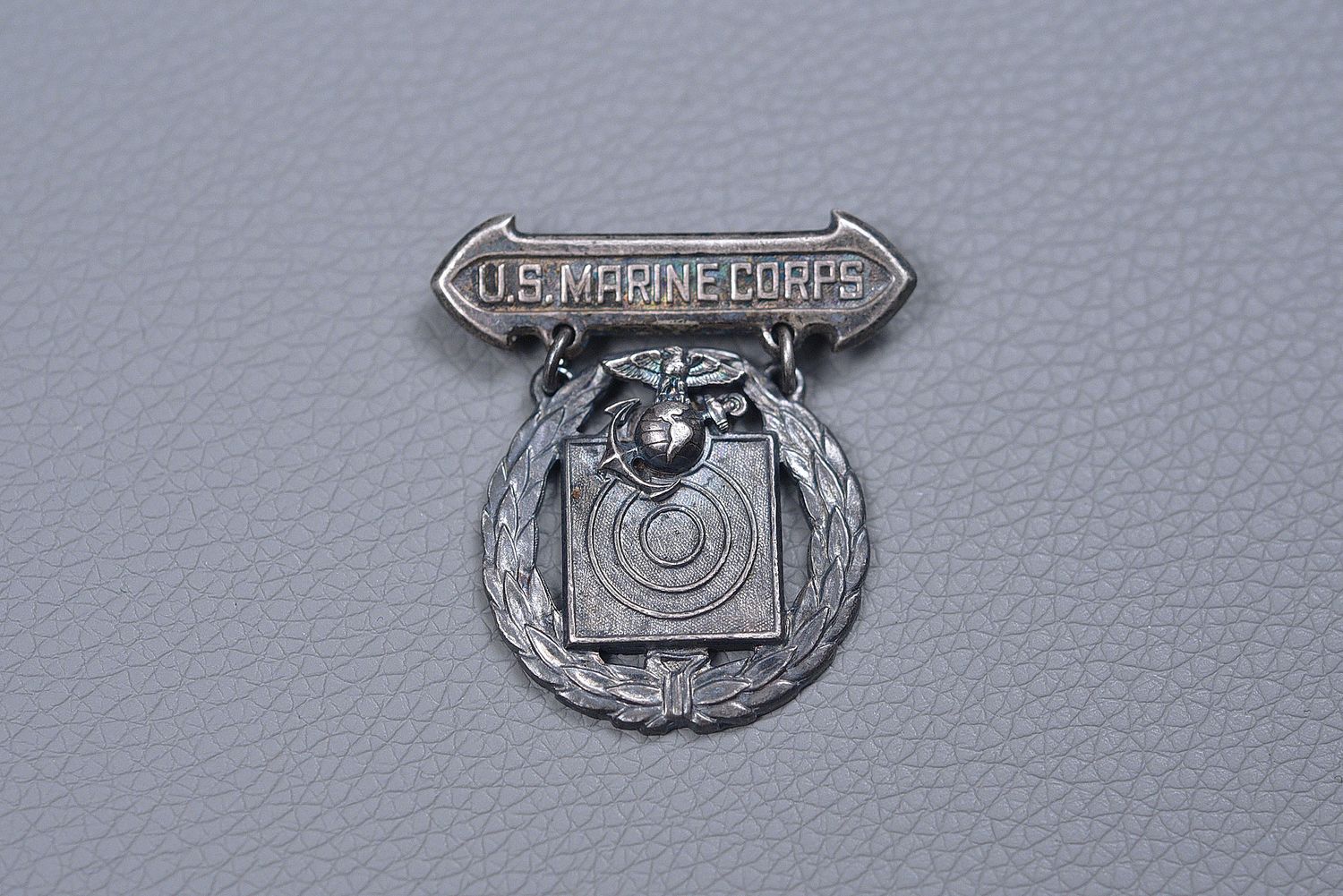 WWII RIFLE MARKSMAN SHOOTING BADGE w/APPLIED EGA - STERLING, PIN BACK WWII RIFLE MARKSMAN SHOOTING BADGE w/APPLIED EGA - STERLING, PIN BACK