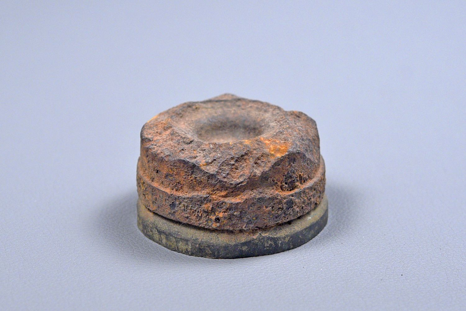 CIVIL WAR CONFEDERATE ARTILLERY READ SHELL BASE w/BRONZE SABOT - DUG CIVIL WAR CONFEDERATE ARTILLERY READ SHELL BASE w/BRONZE SABOT - DUG