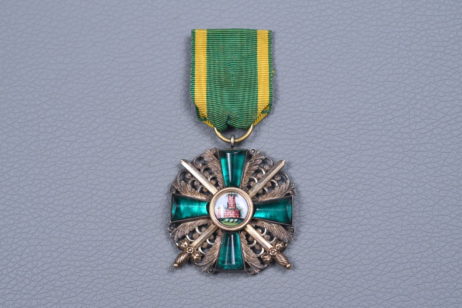 WWI SAXON ORDER OF THE ZÄHRINGER LION II CLASS KNIGHT'S CROSS WWI SAXON ORDER OF THE ZÄHRINGER LION II CLASS KNIGHT'S CROSS