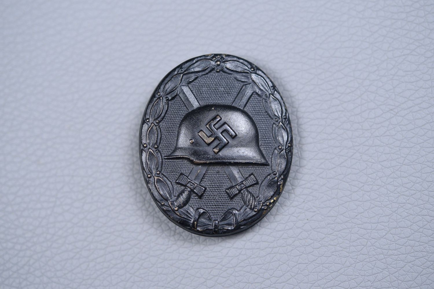 WWII GERMAN BLACK WOUND BADGE - EXCELLENT WWII GERMAN BLACK WOUND BADGE - EXCELLENT