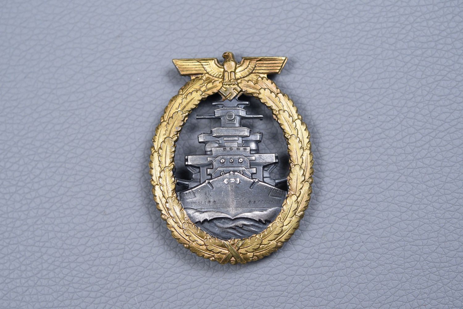 WWII GERMAN HIGH SEAS FLEET BADGE BY SCHWERIN WWII GERMAN HIGH SEAS FLEET BADGE BY SCHWERIN