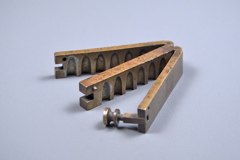 CIVIL WAR BRASS .44 CALIBER CONICAL PISTOL BULLET MOLD – 12 CAVITIES CIVIL WAR BRASS .44 CALIBER CONICAL PISTOL BULLET MOLD – 12 CAVITIES