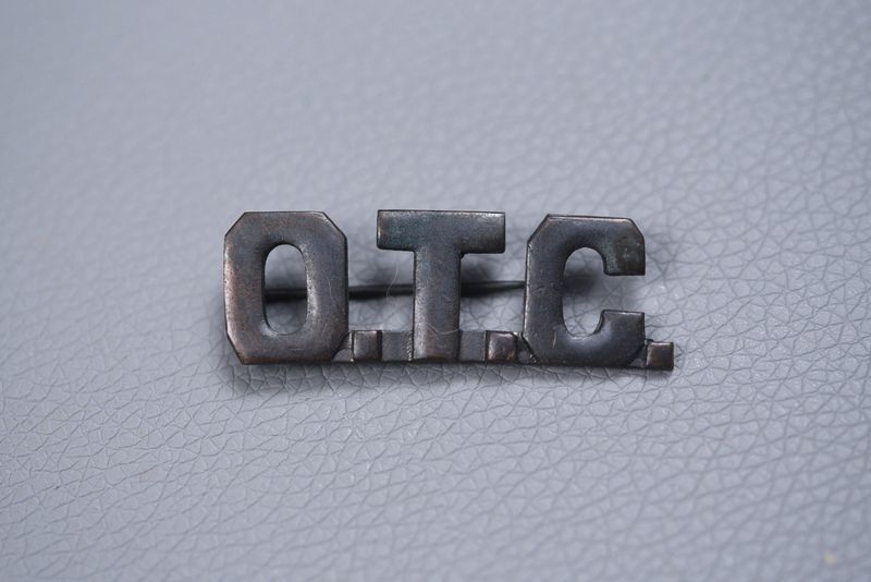 WWI U.S. OFFICER TRAINING COURSE OTC COLLAR PINS - OPEN CATCH