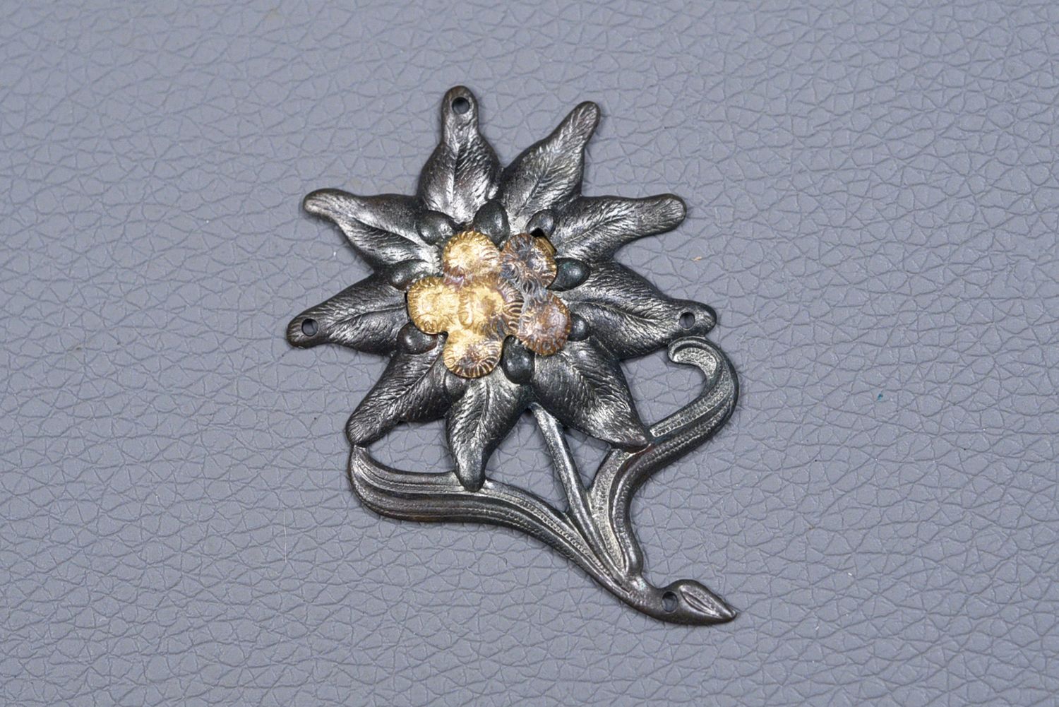 WWII GERMAN GEBIRGSJÄGER EDELWEISS IN METAL WWII GERMAN GEBIRGSJÄGER EDELWEISS IN METAL