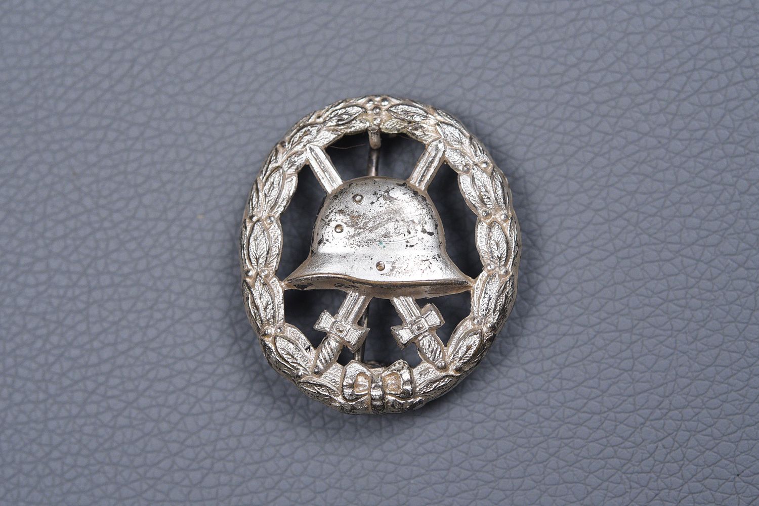 WWI GERMAN 1918 SILVER WOUND BADGE - CUT OUT WWI GERMAN 1918 SILVER WOUND BADGE - CUT OUT