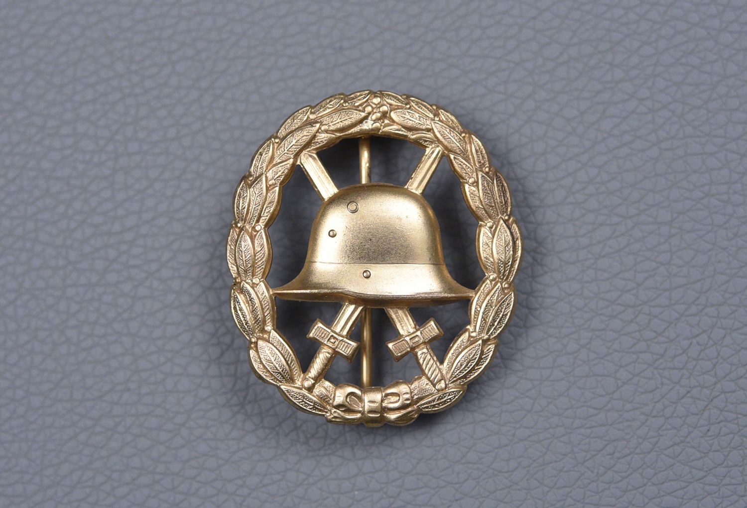 WWI GERMAN 1918 GOLD WOUND BADGE - CUT OUT, MINT WWI GERMAN 1918 GOLD WOUND BADGE - CUT OUT, MINT