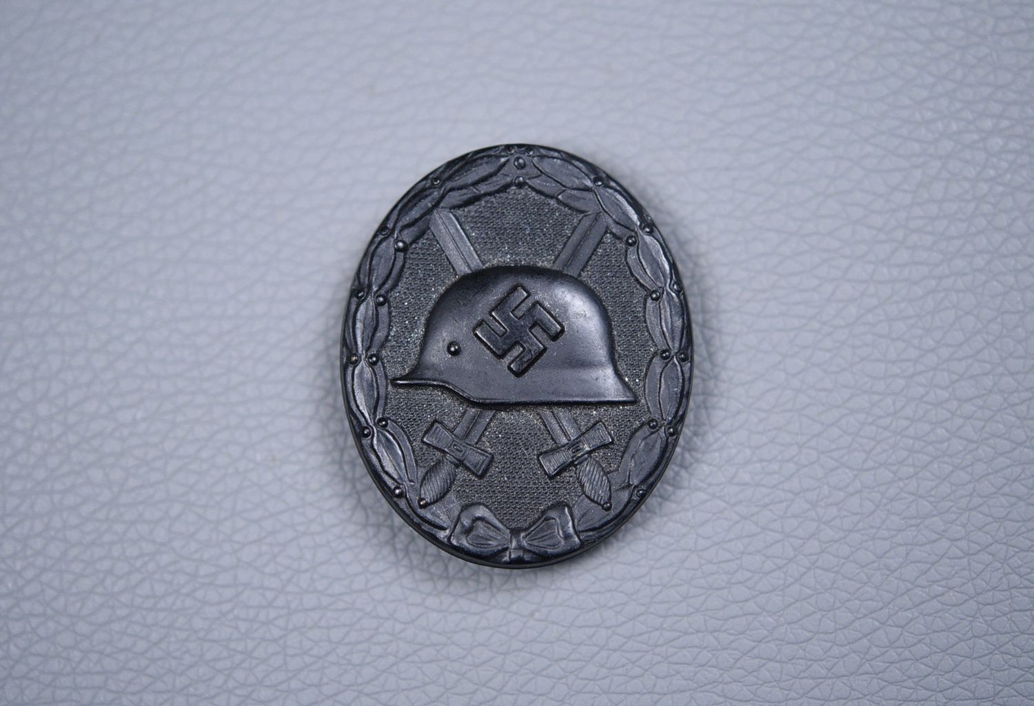 WWII GERMAN BLACK WOUND BADGE - NEAR MINT