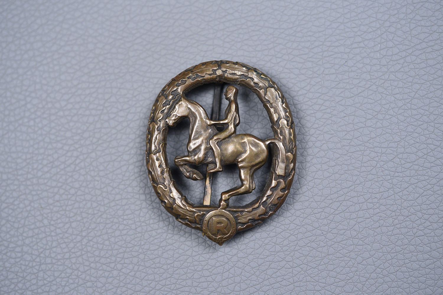 WWII GERMAN EQUESTRIAN BADGE IN BRONZE BY LAUER WWII GERMAN EQUESTRIAN BADGE IN BRONZE BY LAUER