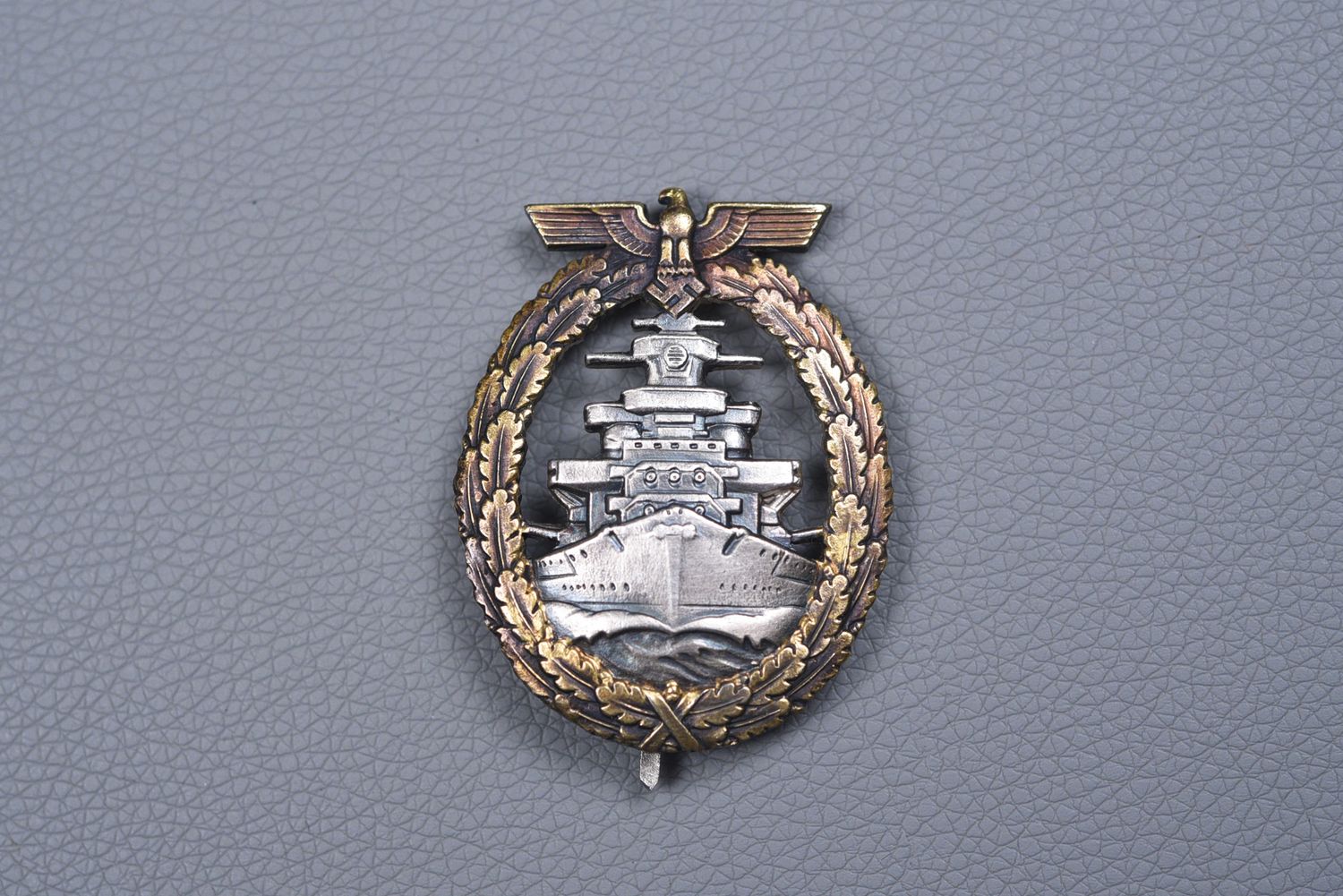 WWII GERMAN HIGH SEAS FLEET BADGE BY SCHWERIN - HIGH-QUALITY REPLICA WWII GERMAN HIGH SEAS FLEET BADGE BY SCHWERIN - HIGH-QUALITY REPLICA